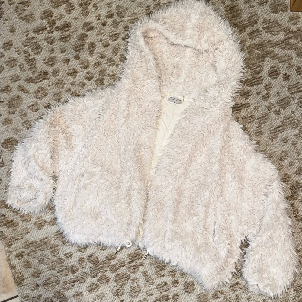 DRESS FORUM LOS ANGELES Sherpa Shrug Jacket